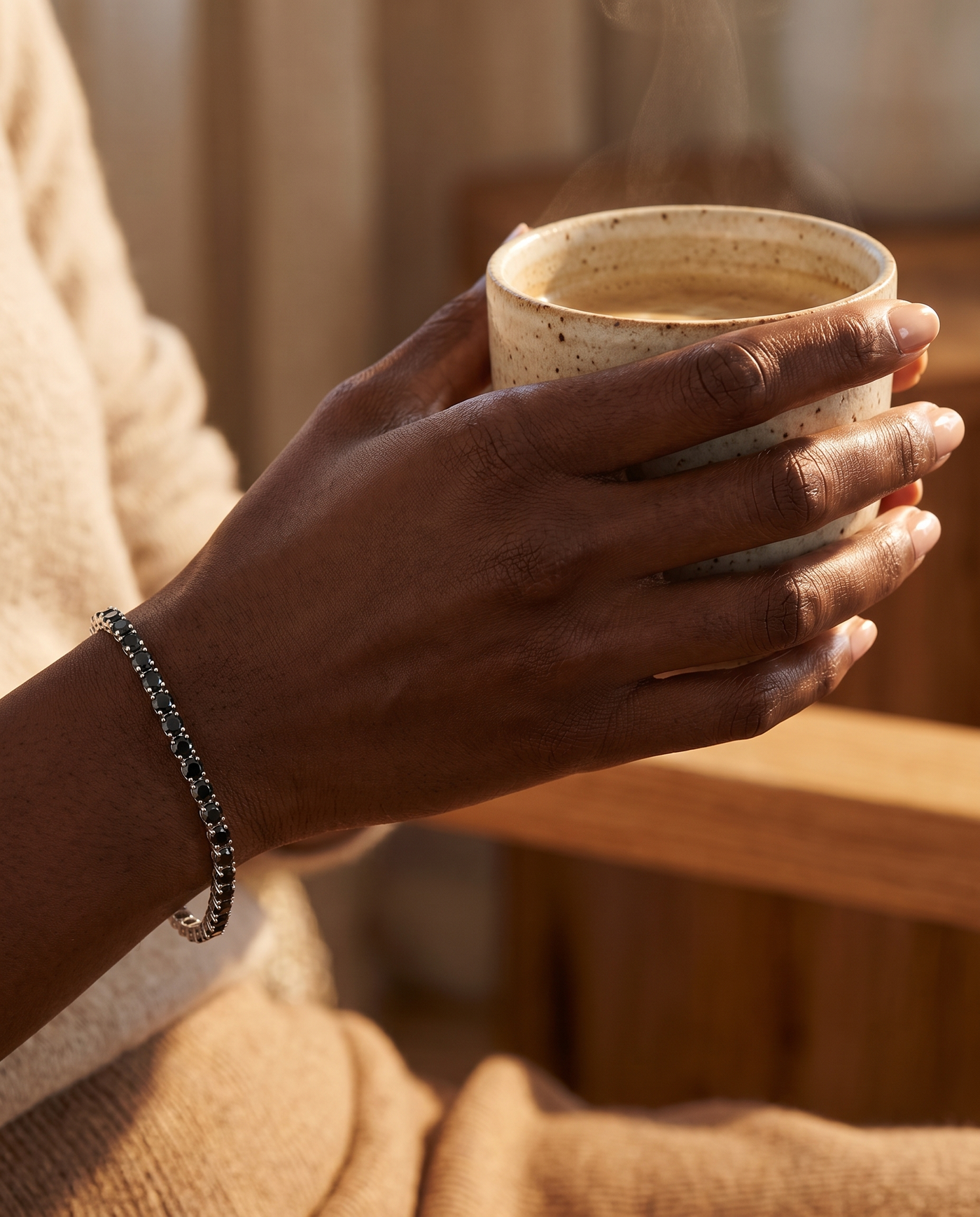 Pulsera negra con café